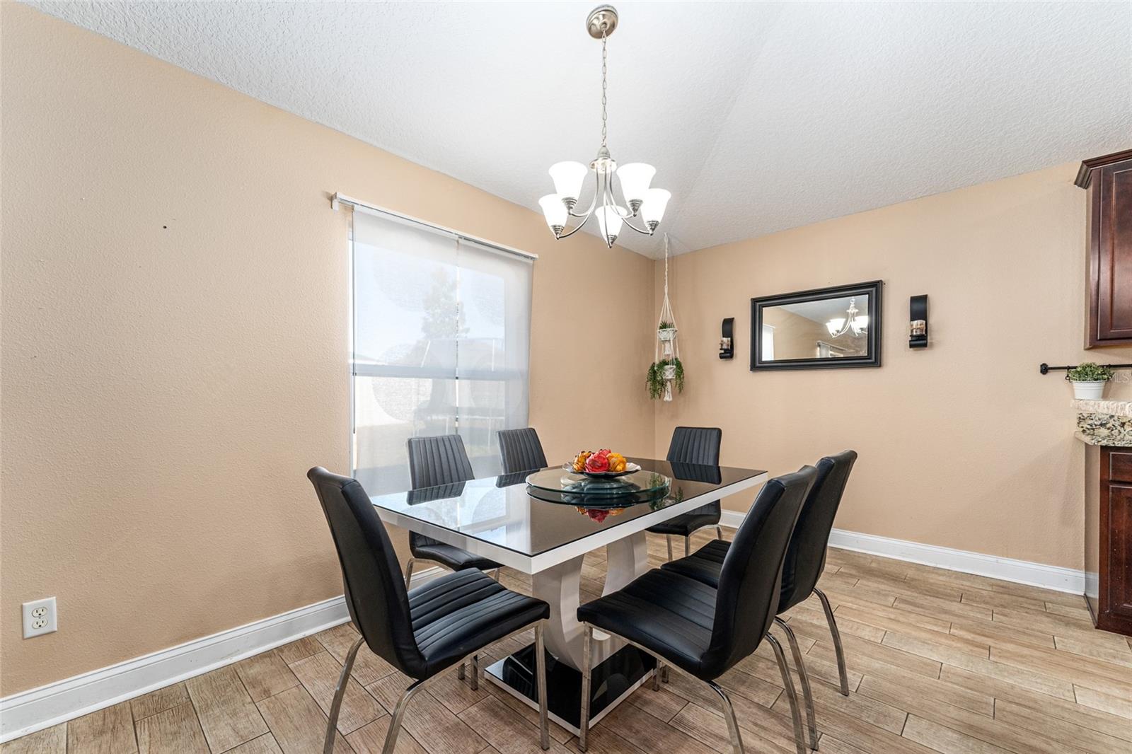 Image 21 of 89 For 9961 55th Avenue