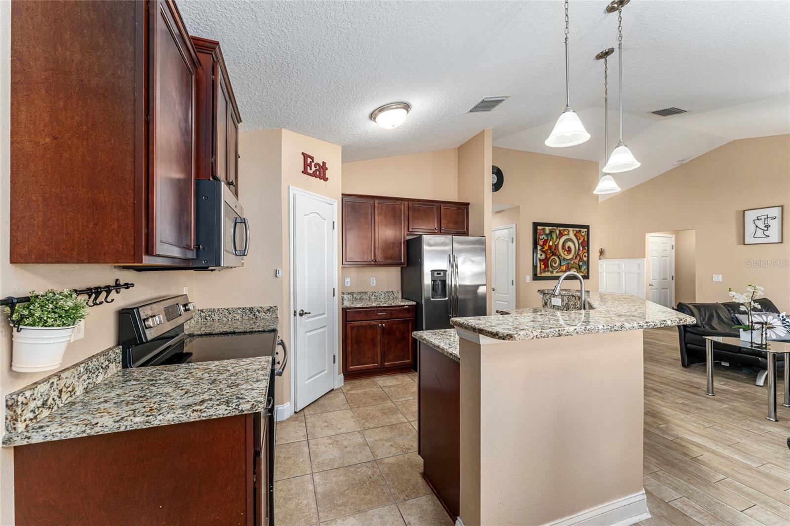 Image 25 of 89 For 9961 55th Avenue