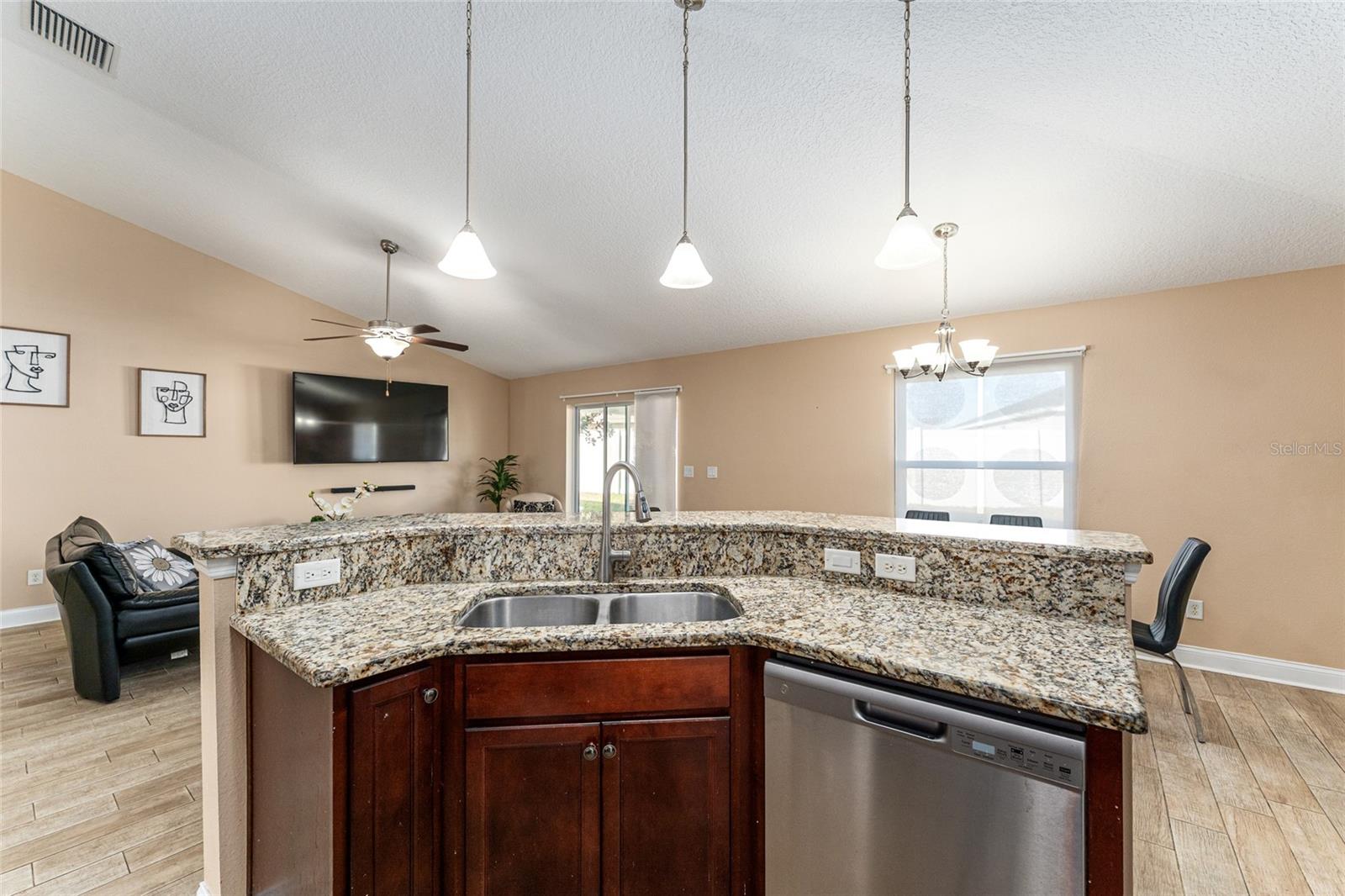 Image 31 of 89 For 9961 55th Avenue