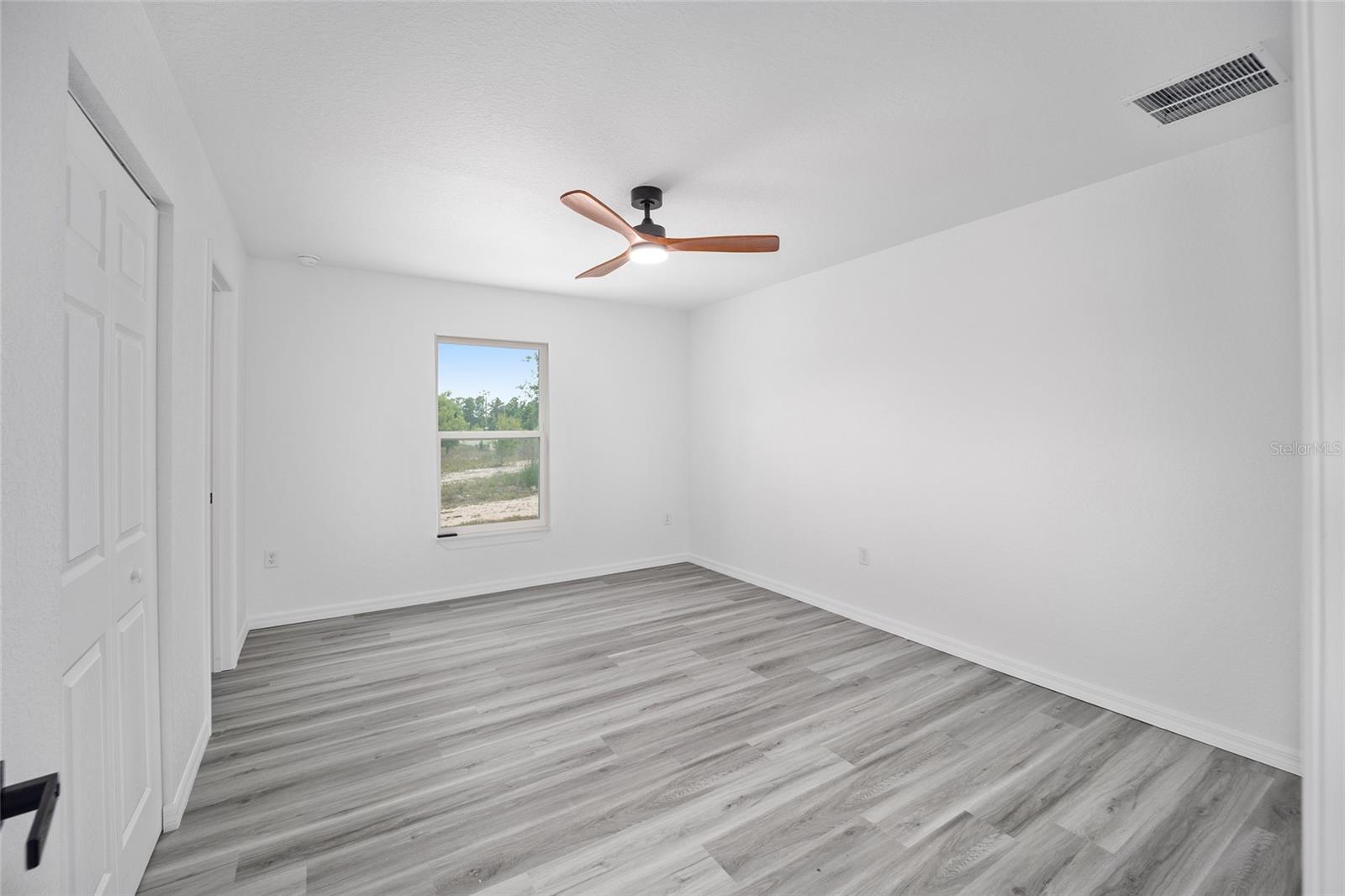 Image 14 of 35 For 22085 Anchor Boulevard