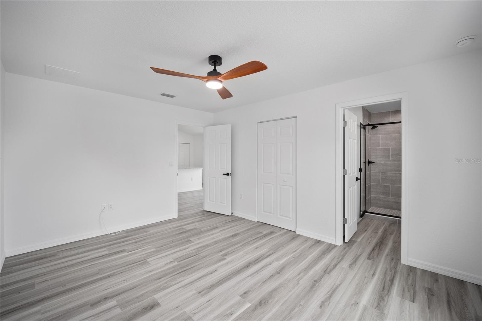 Image 15 of 35 For 22085 Anchor Boulevard