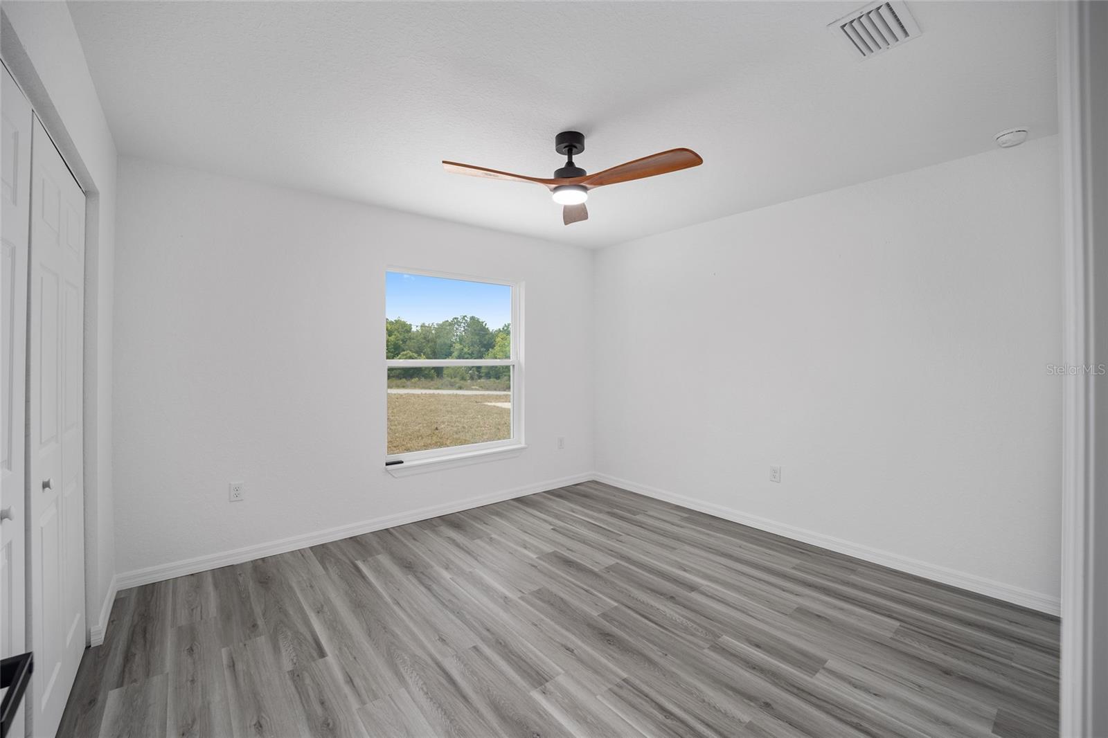 Image 18 of 35 For 22085 Anchor Boulevard