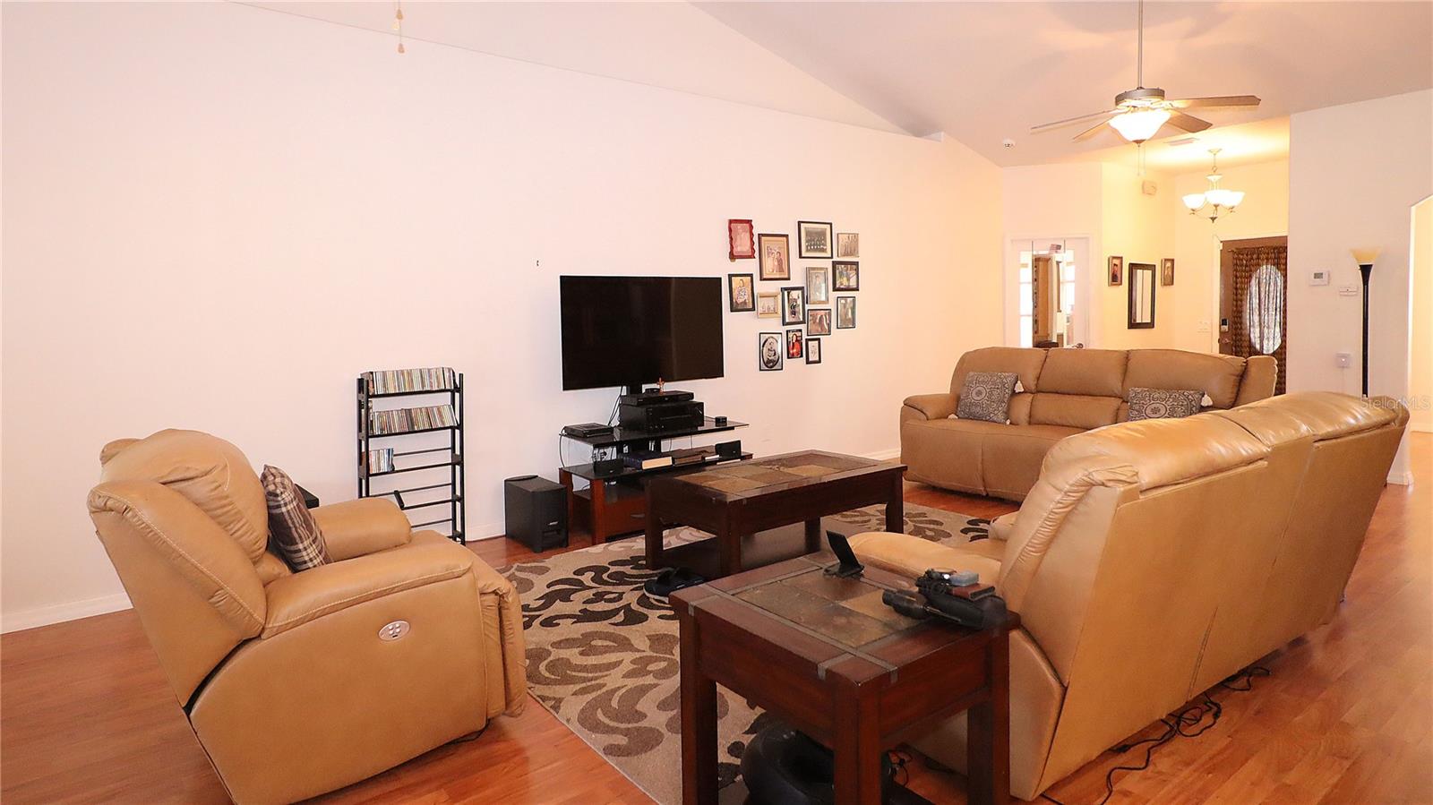 Image 7 of 46 For 7899 118th Court