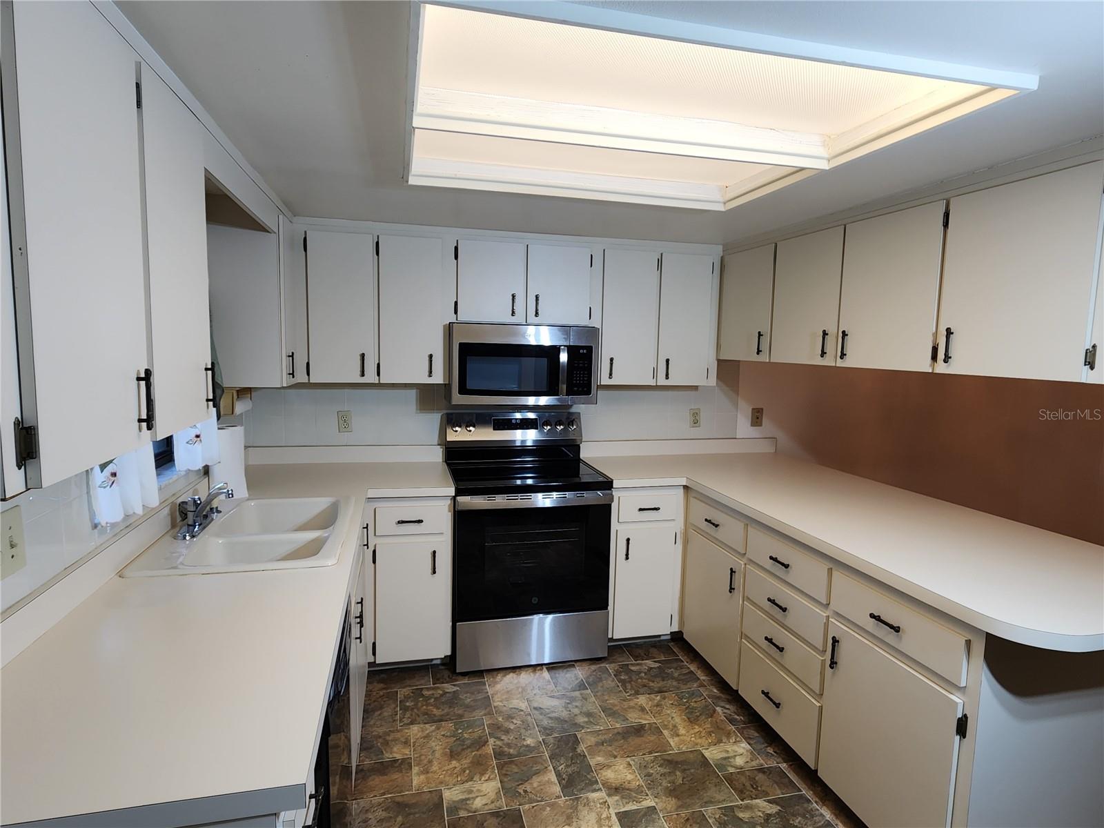 Image 14 of 40 For 3800 Silver Springs Boulevard 8