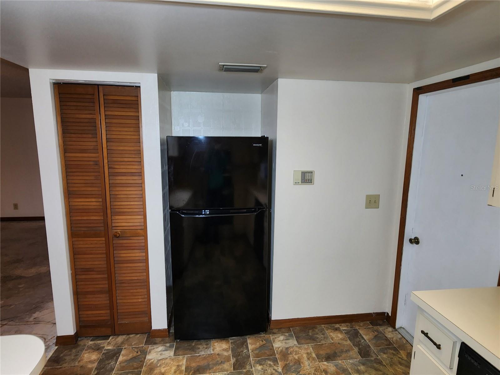 Image 16 of 40 For 3800 Silver Springs Boulevard 8