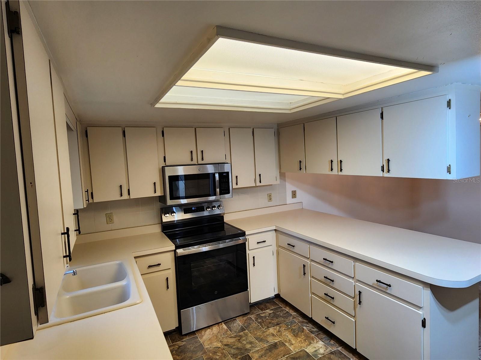 Image 18 of 40 For 3800 Silver Springs Boulevard 8