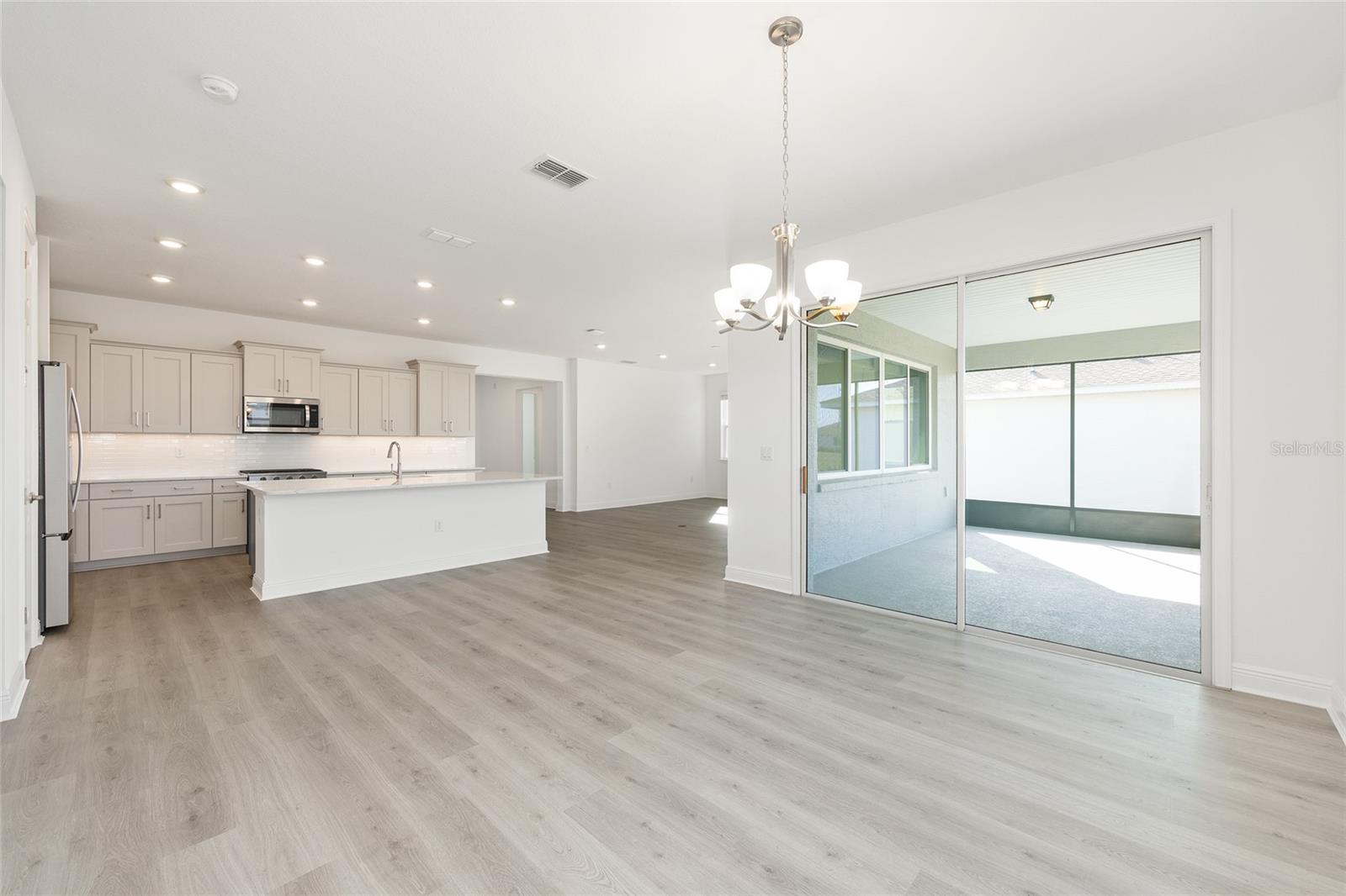 Image 15 of 39 For 10055 106th Circle