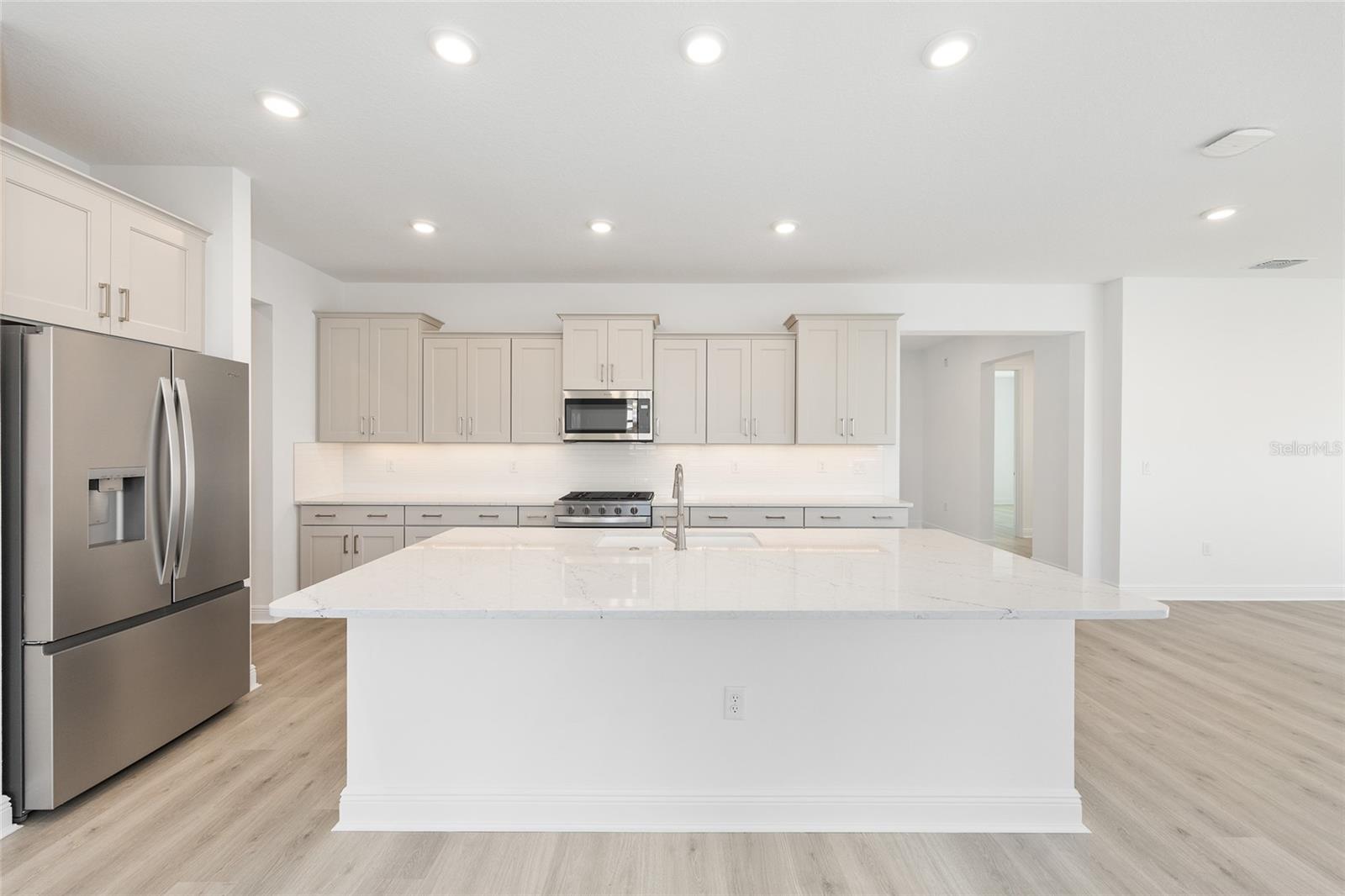 Image 16 of 39 For 10055 106th Circle