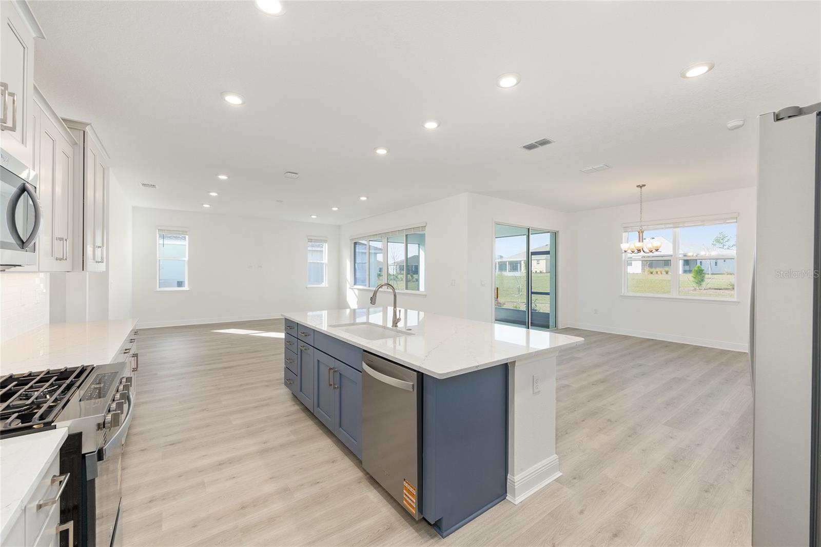 Image 19 of 39 For 10055 106th Circle