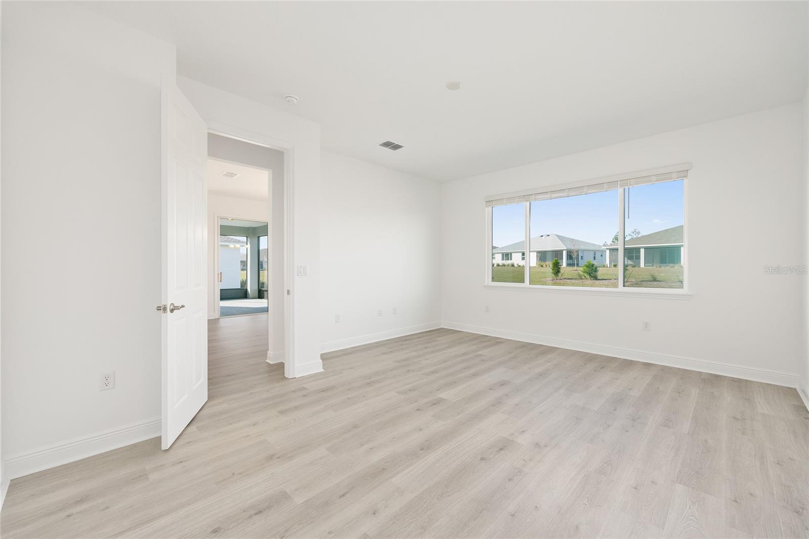 Image 22 of 39 For 10055 106th Circle