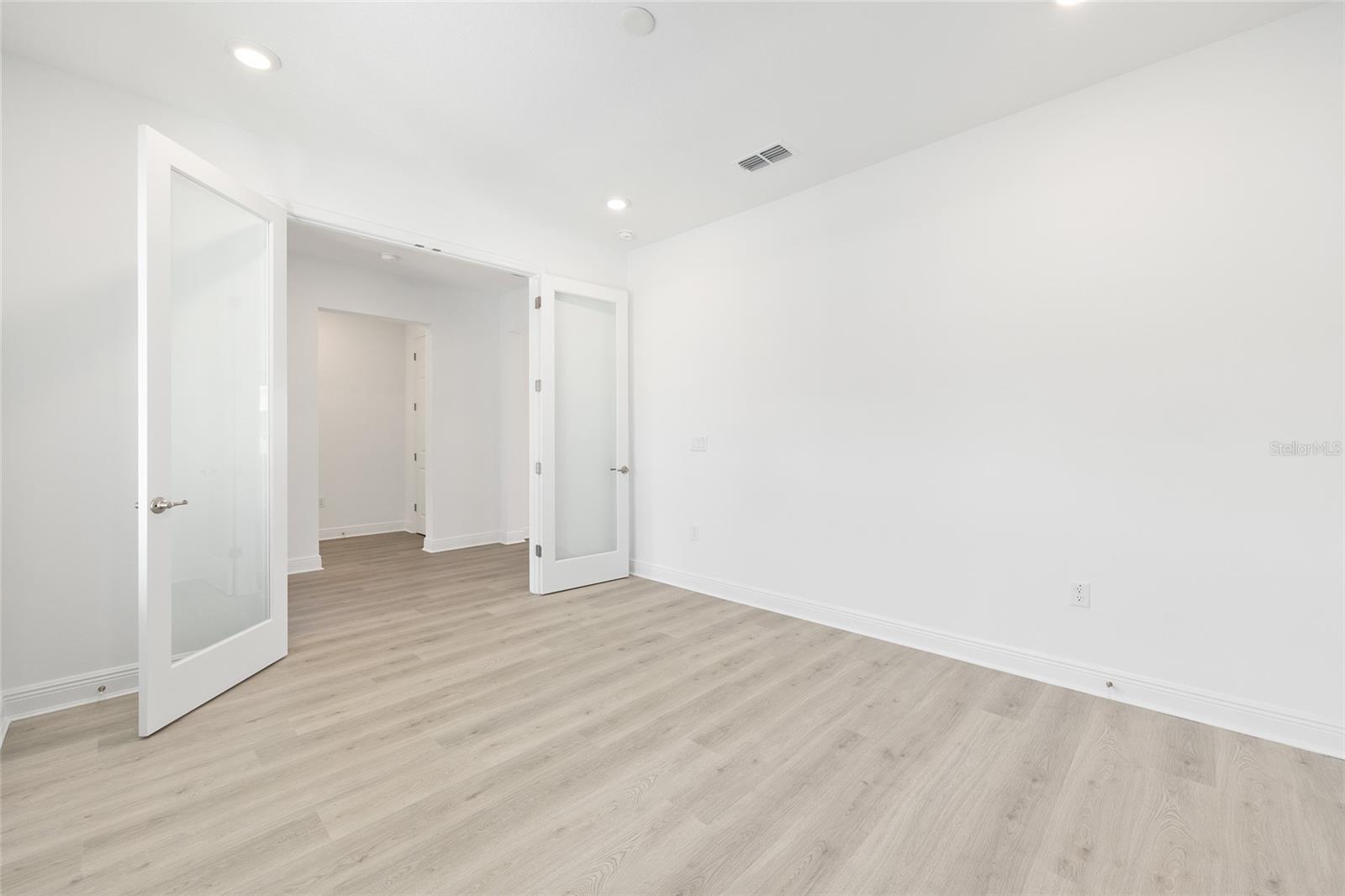 Image 31 of 39 For 10055 106th Circle