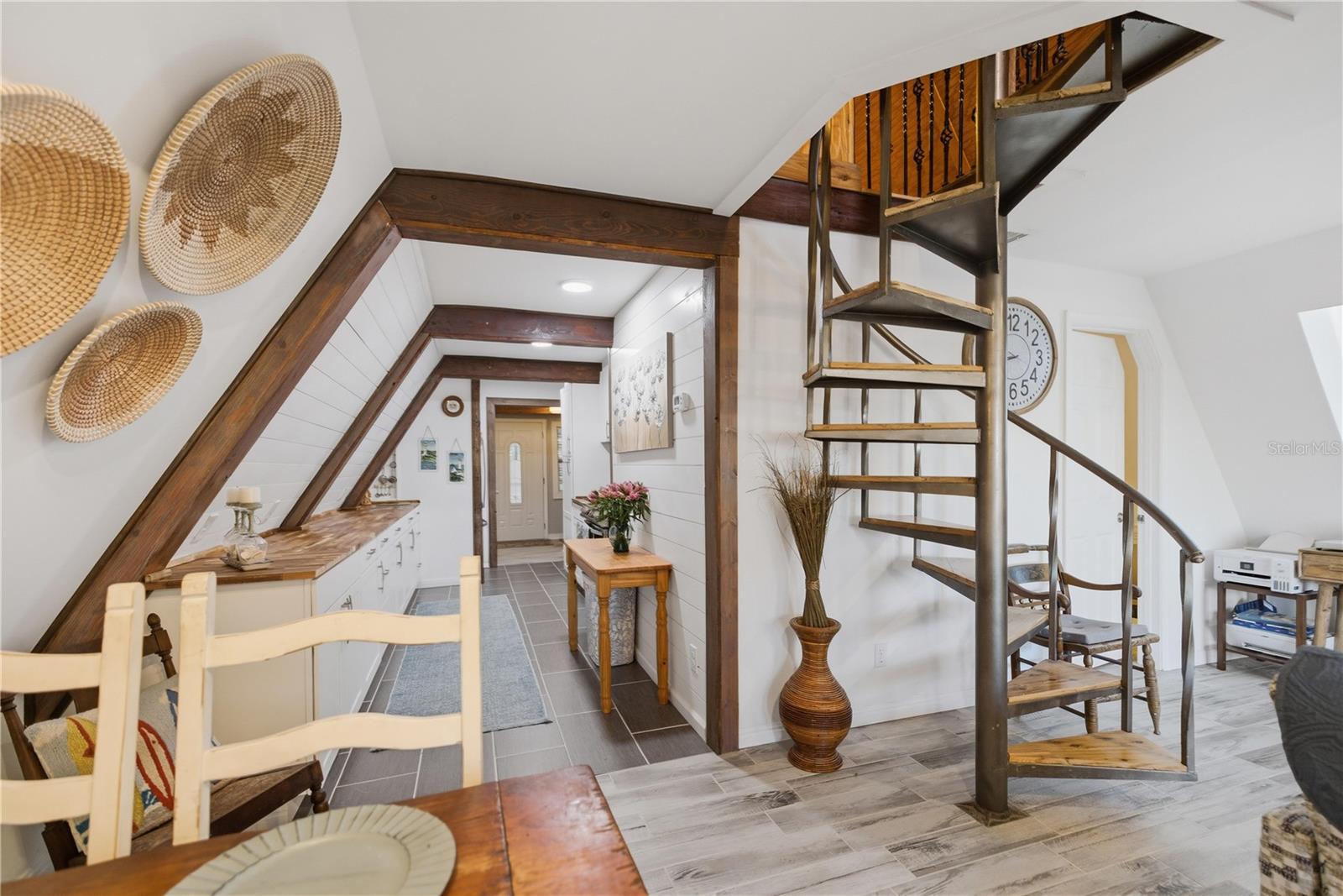 Image 13 of 47 For 118 Driftwood Lane