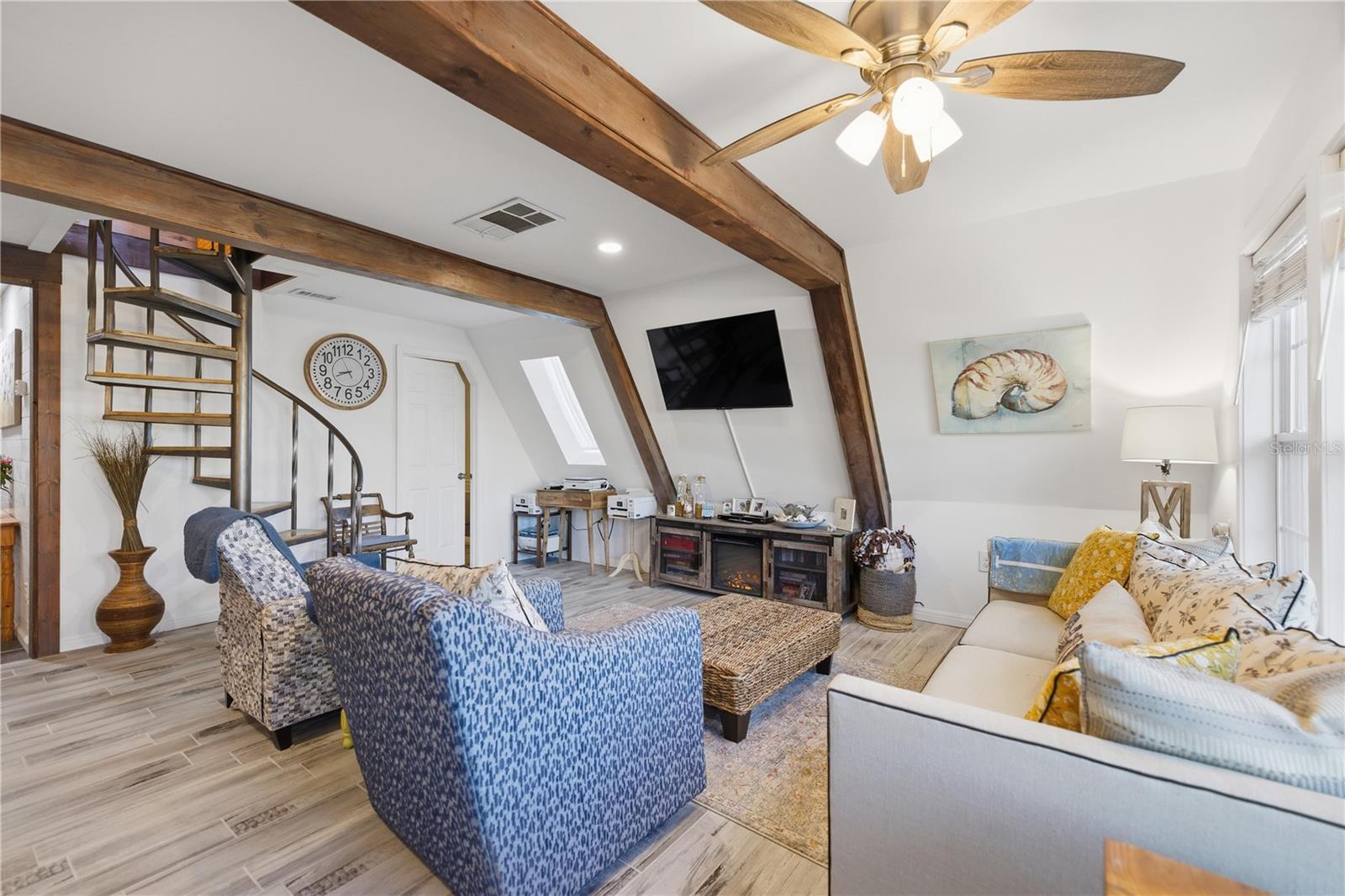 Image 14 of 47 For 118 Driftwood Lane