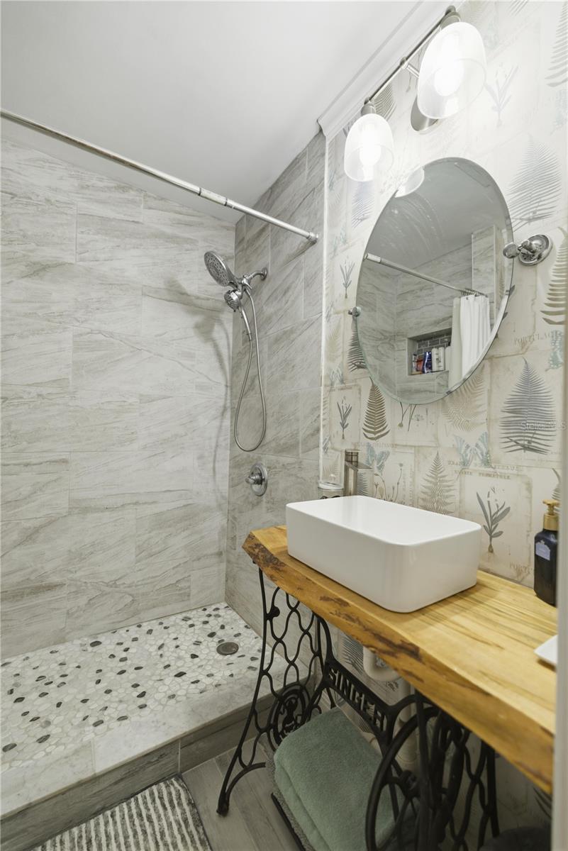 Image 20 of 47 For 118 Driftwood Lane