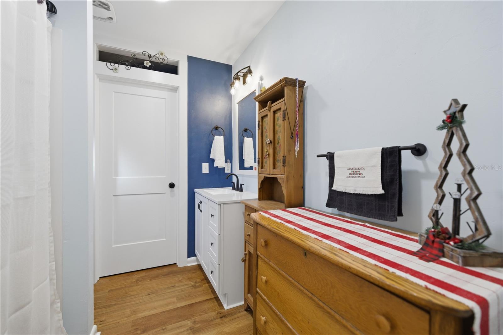 Image 15 of 29 For 26510 4th Avenue