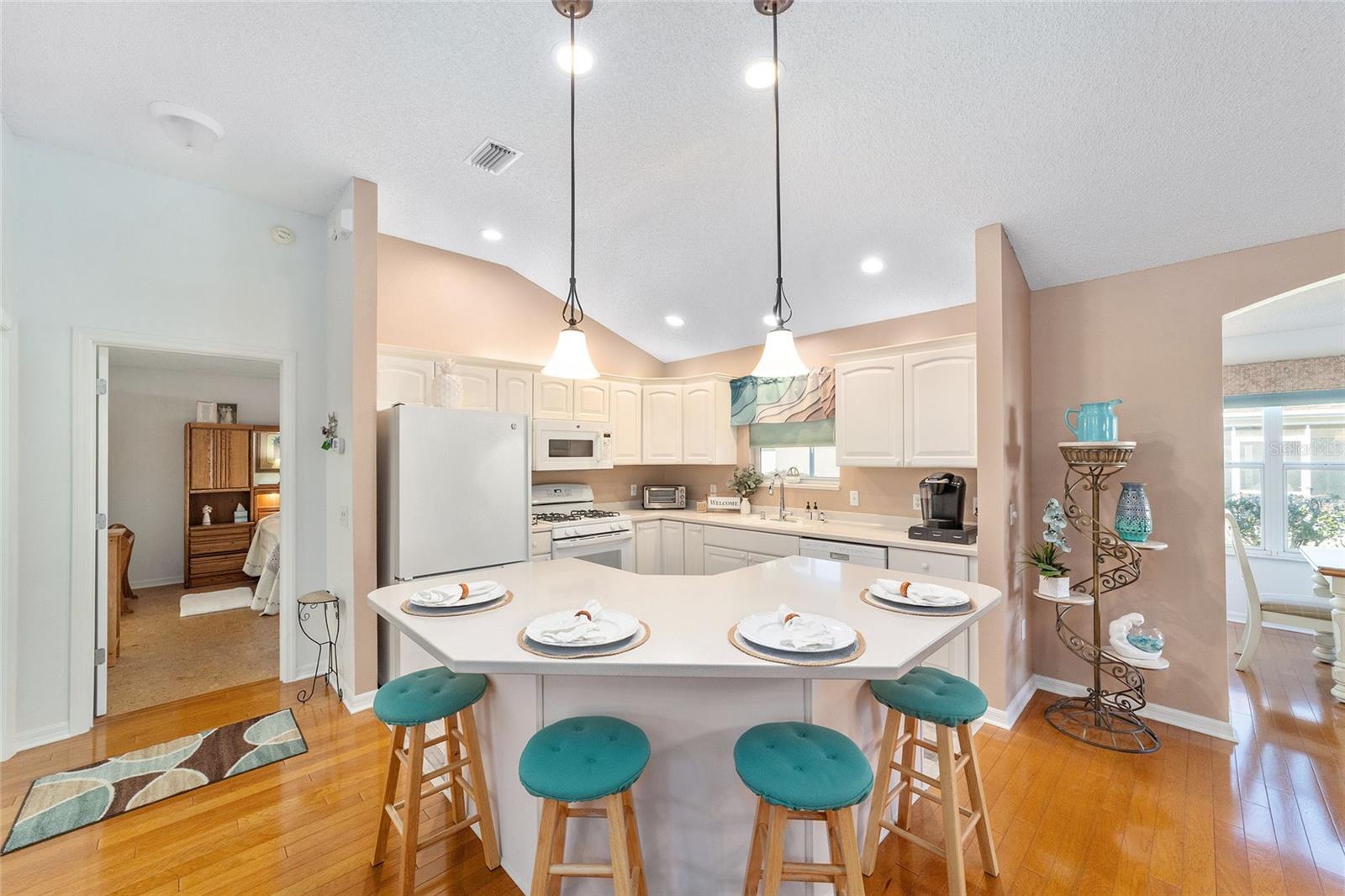 Image 14 of 46 For 3001 Egerton Place