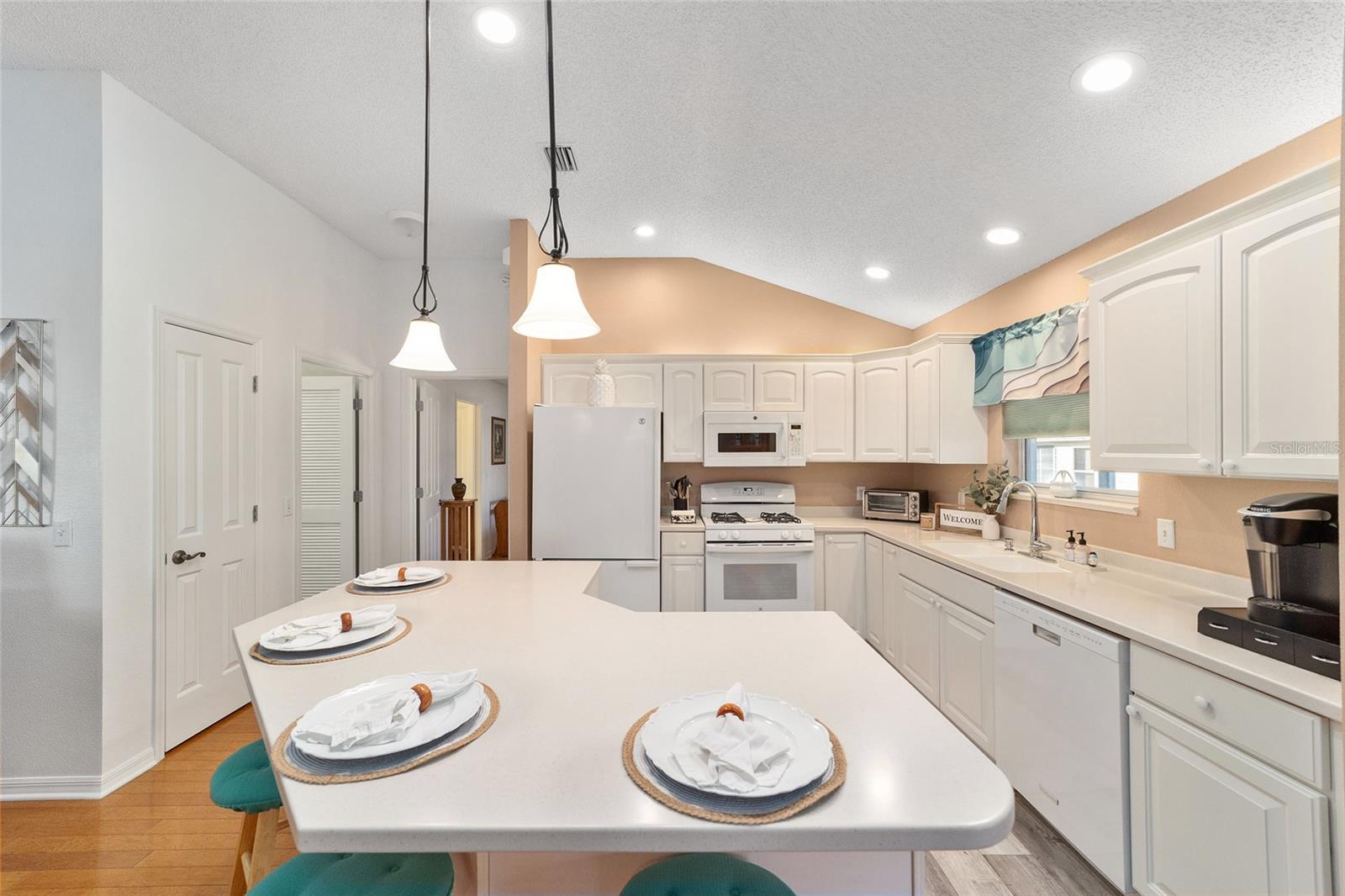 Image 16 of 46 For 3001 Egerton Place