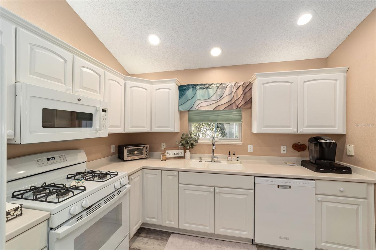 Image 17 of 46 For 3001 Egerton Place