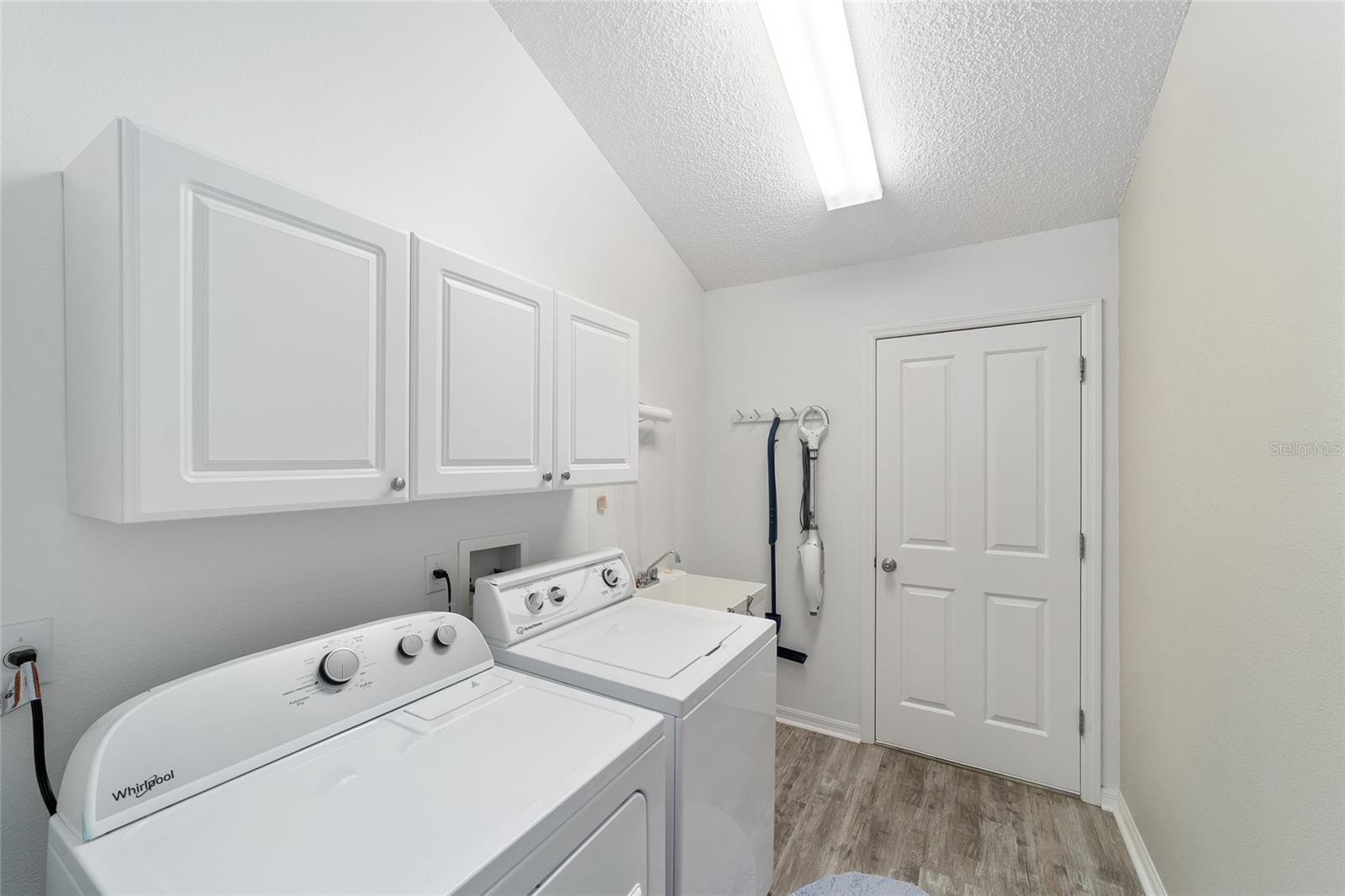 Image 29 of 46 For 3001 Egerton Place