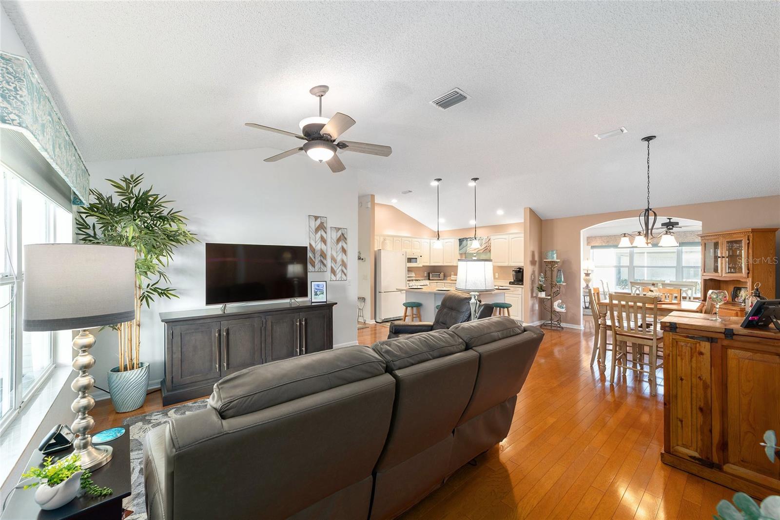 Image 9 of 46 For 3001 Egerton Place