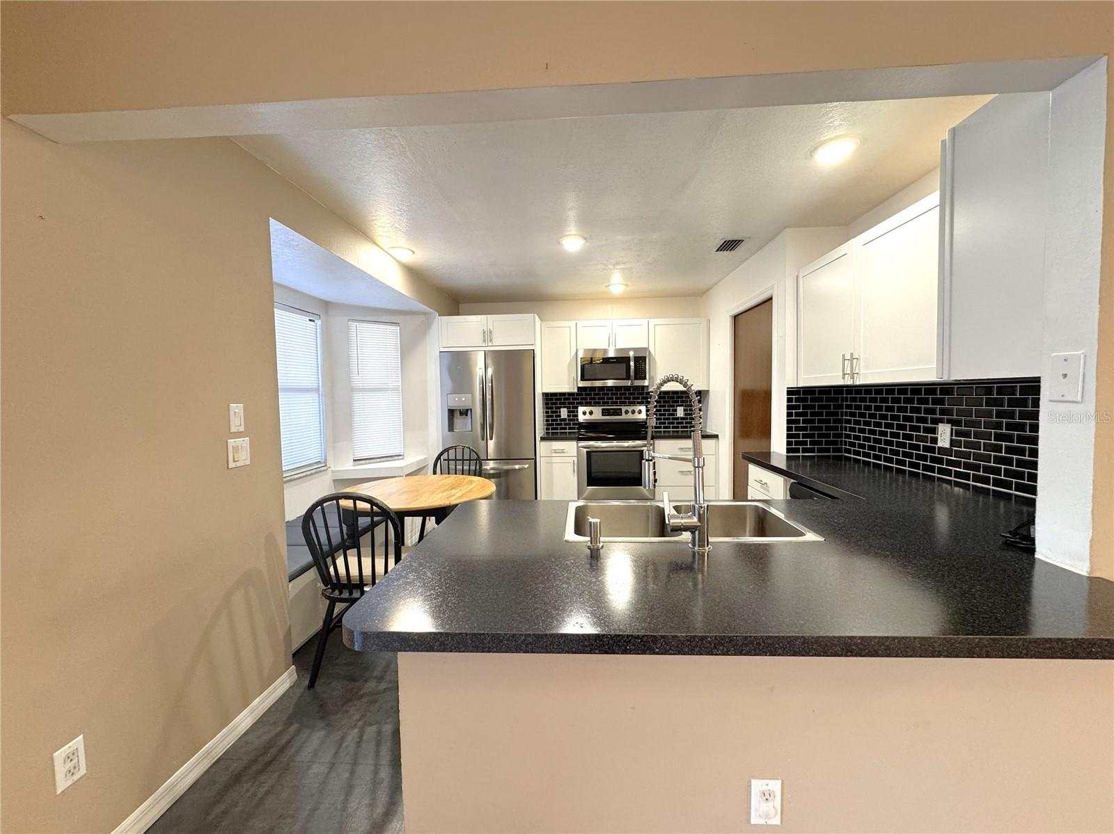 Image 4 of 18 For 1514 Poe Street