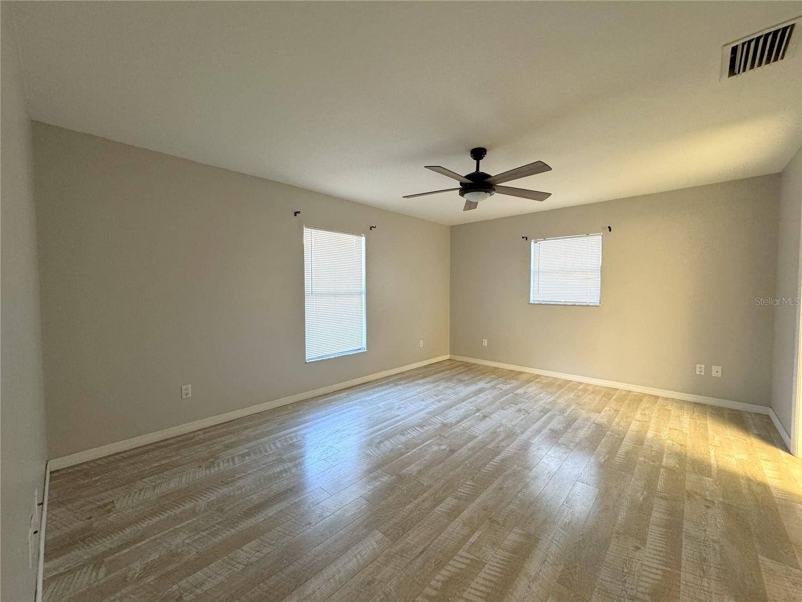 Image 6 of 18 For 1514 Poe Street