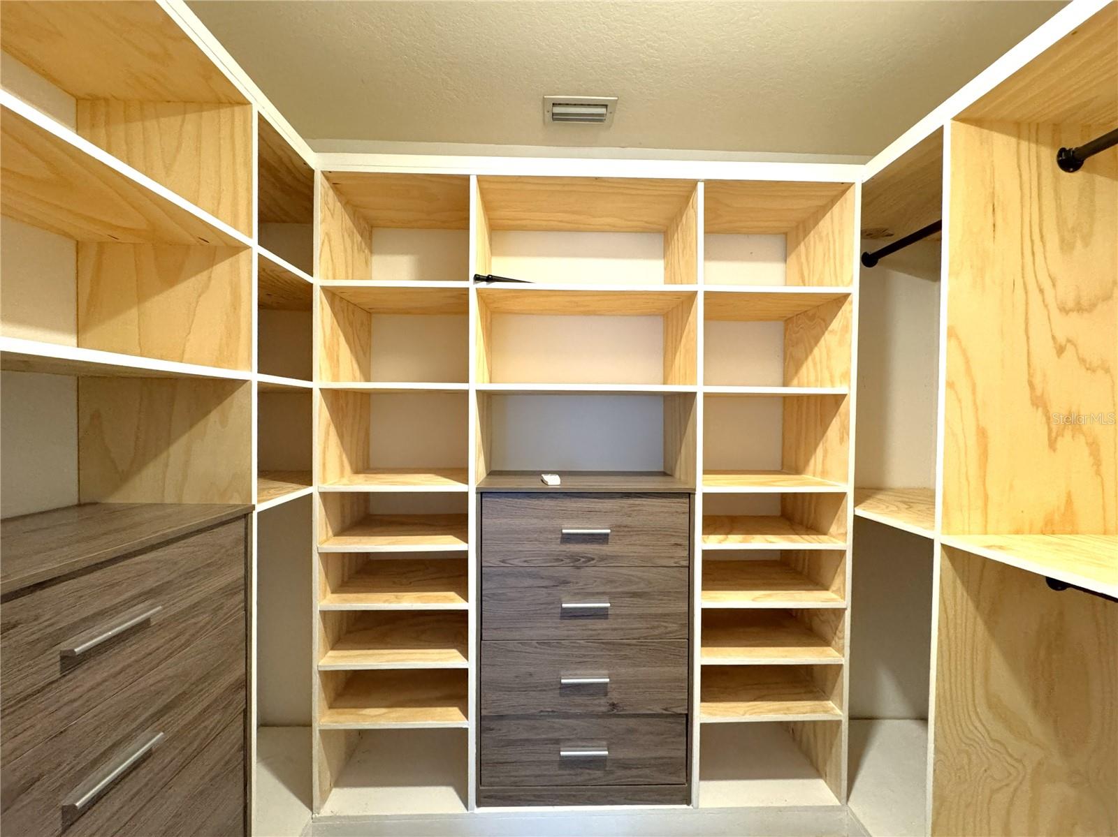 Image 7 of 18 For 1514 Poe Street