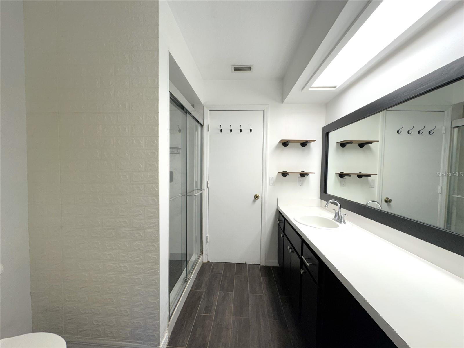 Image 8 of 18 For 1514 Poe Street