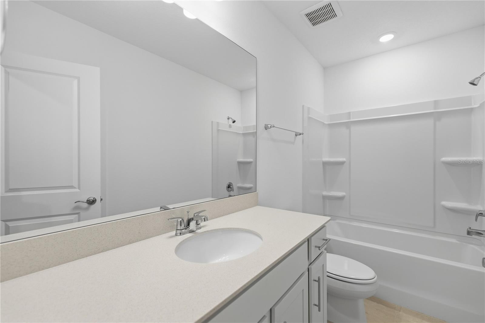 Image 21 of 28 For 6760 90th Loop