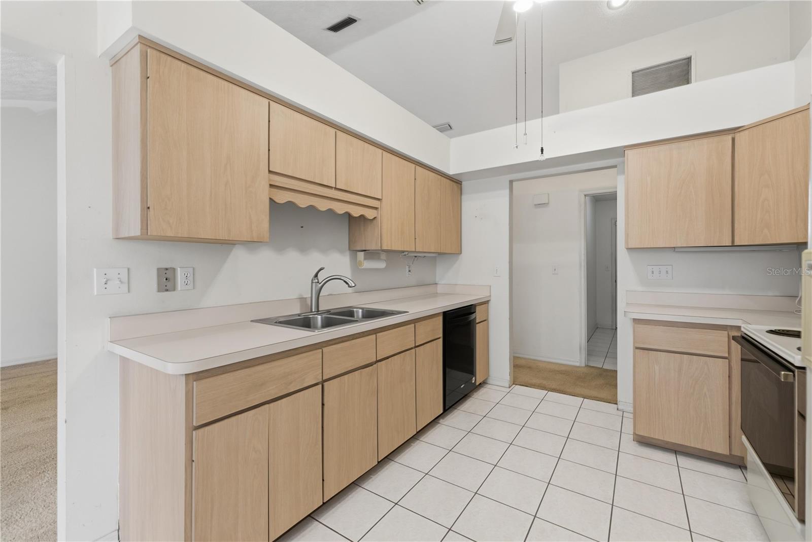 Image 20 of 37 For 10660 73rd Avenue