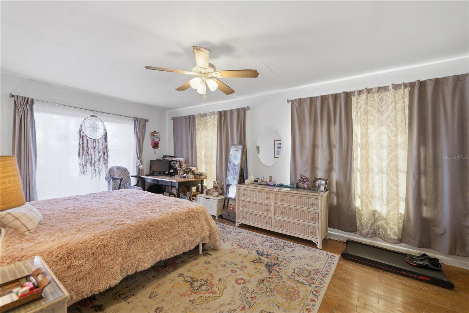 Image 11 of 24 For 872 Lake Shore Terrace