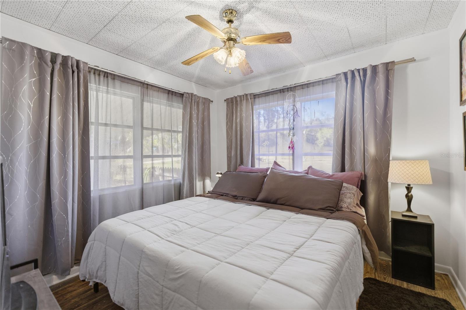 Image 14 of 24 For 872 Lake Shore Terrace