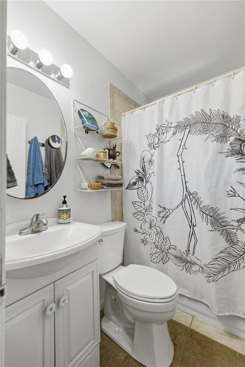 Image 16 of 24 For 872 Lake Shore Terrace