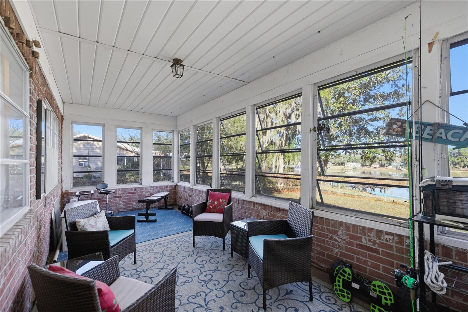 Image 19 of 24 For 872 Lake Shore Terrace