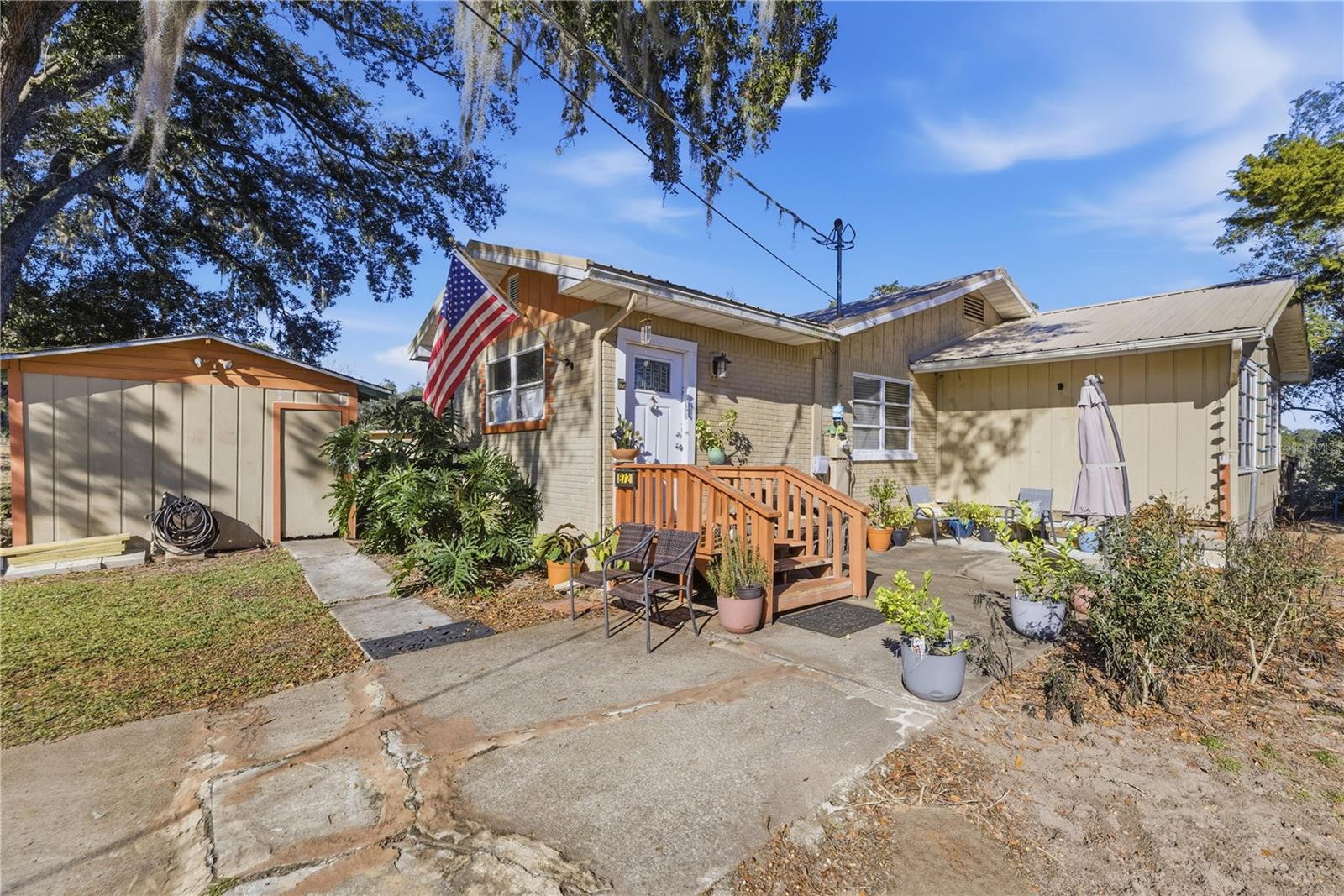 Image 22 of 24 For 872 Lake Shore Terrace