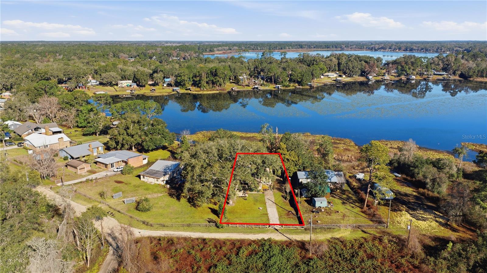 Image 3 of 24 For 872 Lake Shore Terrace