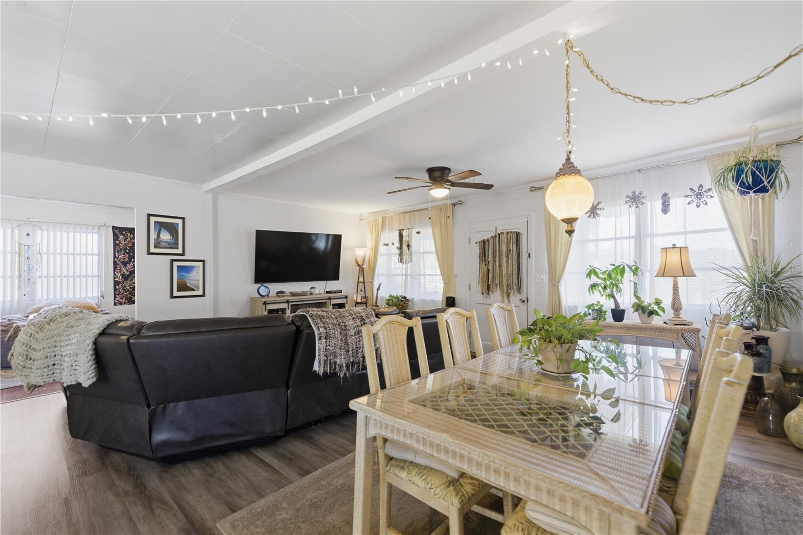 Image 5 of 24 For 872 Lake Shore Terrace