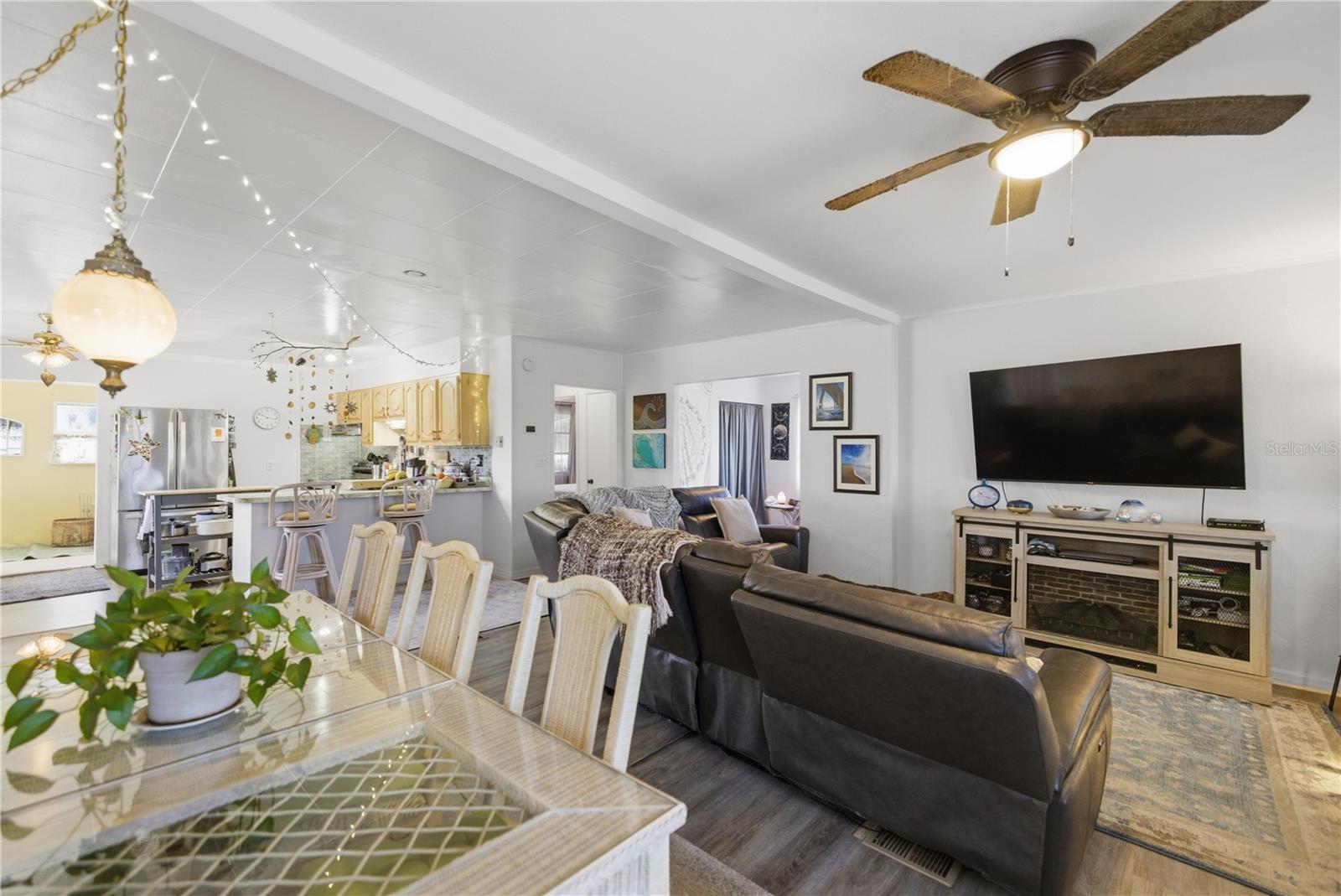 Image 6 of 24 For 872 Lake Shore Terrace