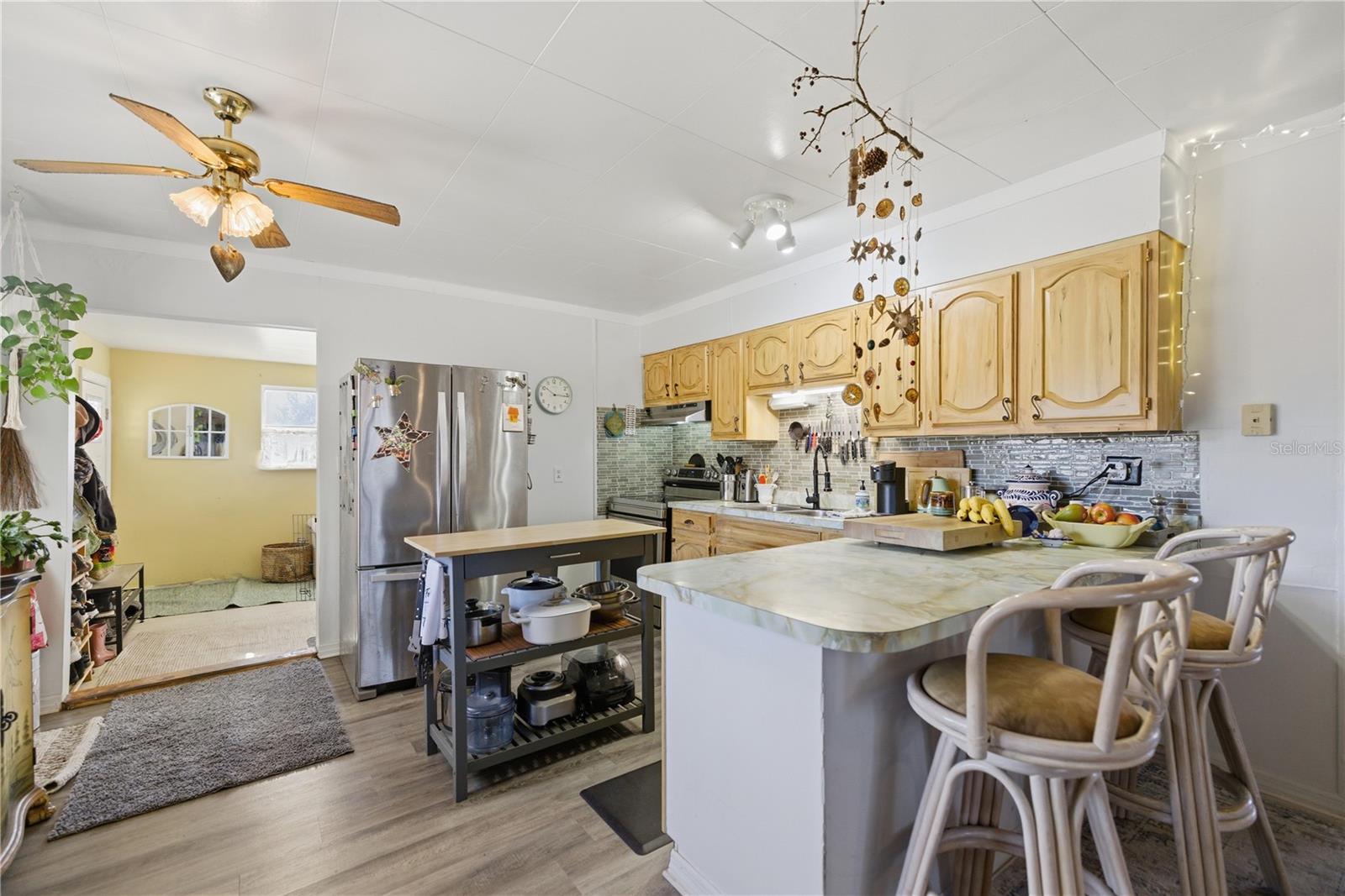 Image 7 of 24 For 872 Lake Shore Terrace