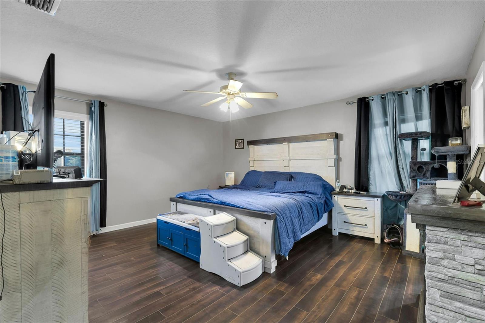 Image 13 of 47 For 3928 14th Place