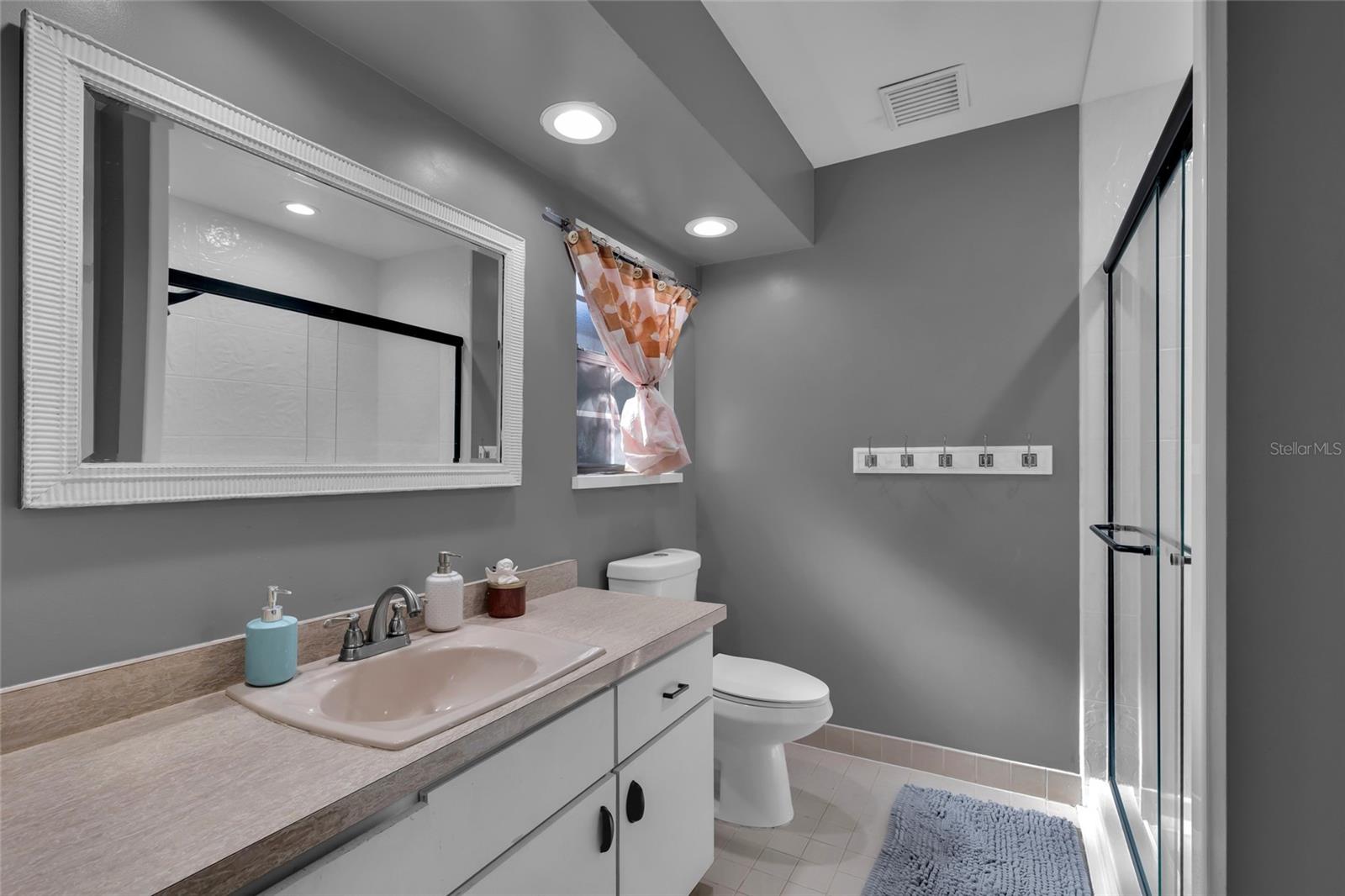 Image 16 of 47 For 3928 14th Place