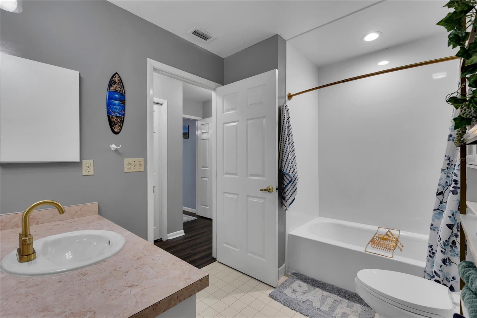 Image 24 of 47 For 3928 14th Place