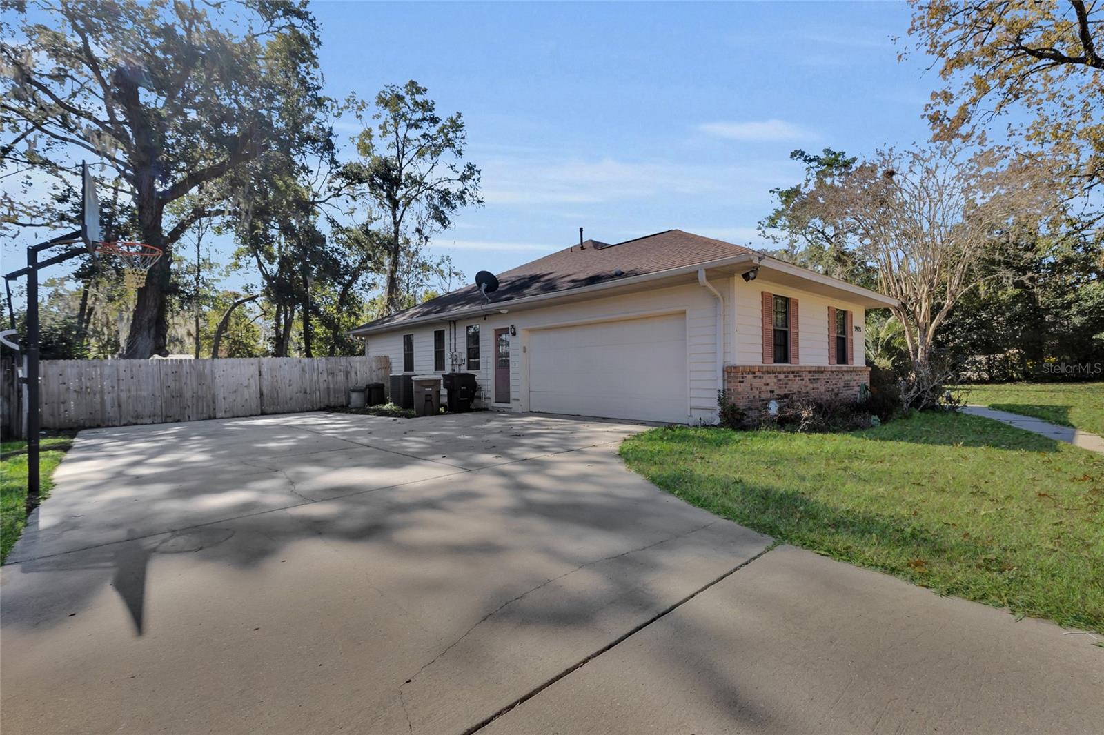 Image 28 of 47 For 3928 14th Place