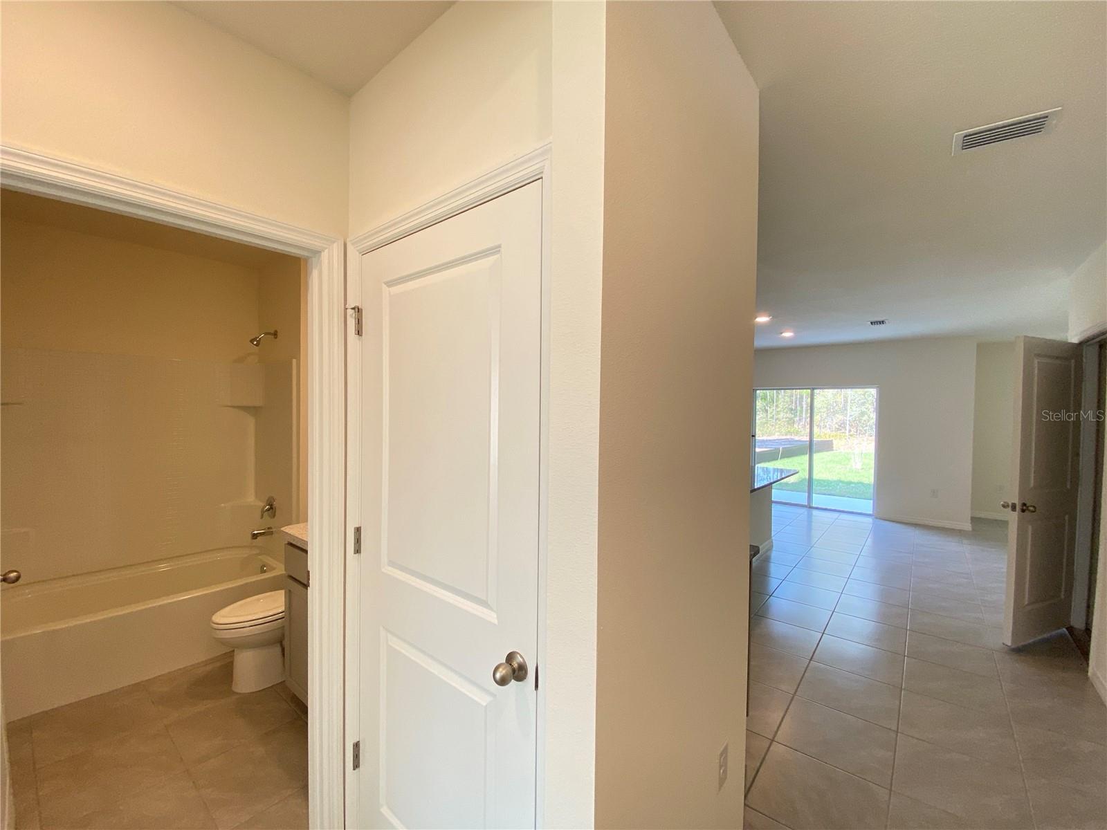 Image 17 of 43 For 113 Hickory Course Loop