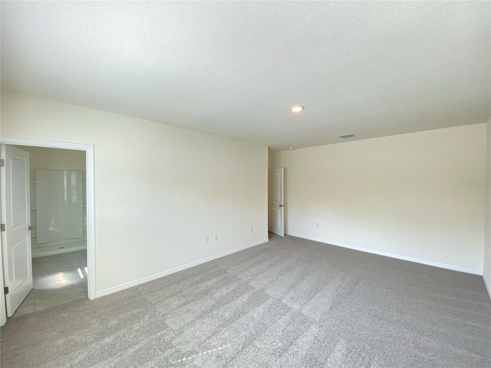 Image 31 of 43 For 113 Hickory Course Loop