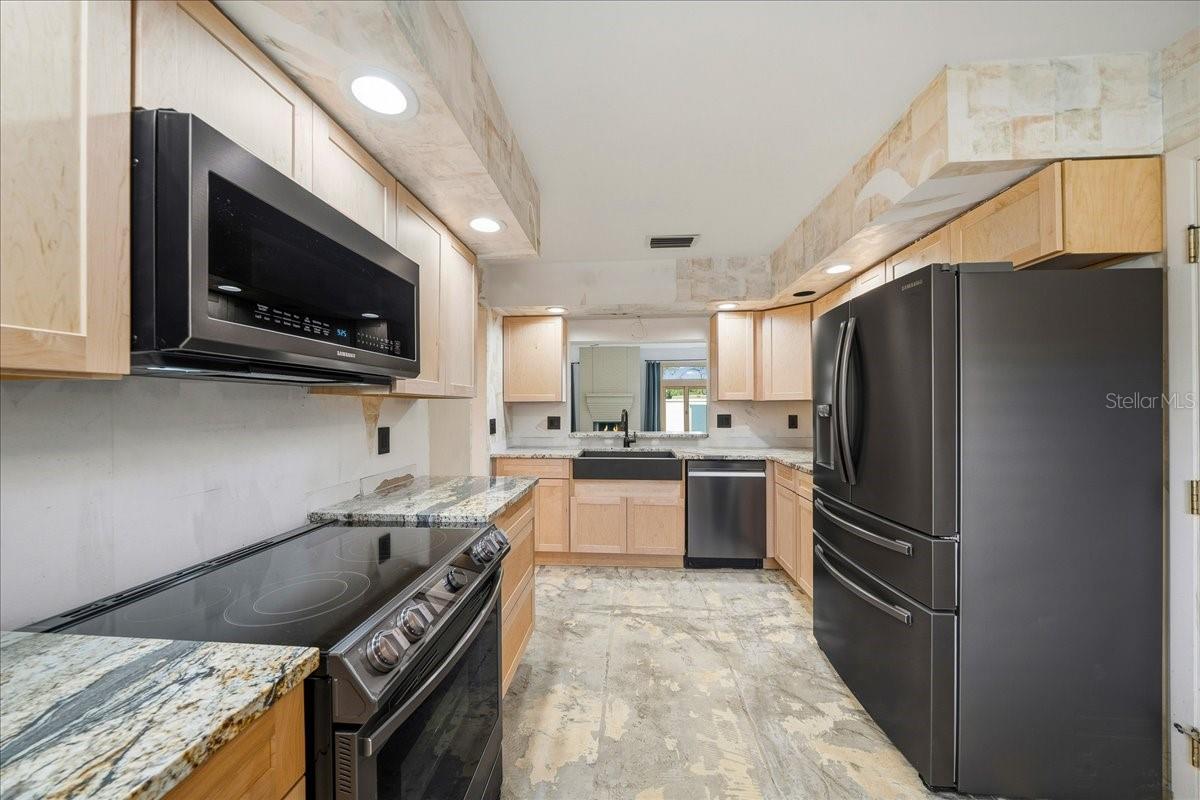 Image 12 of 61 For 1733 27th Loop