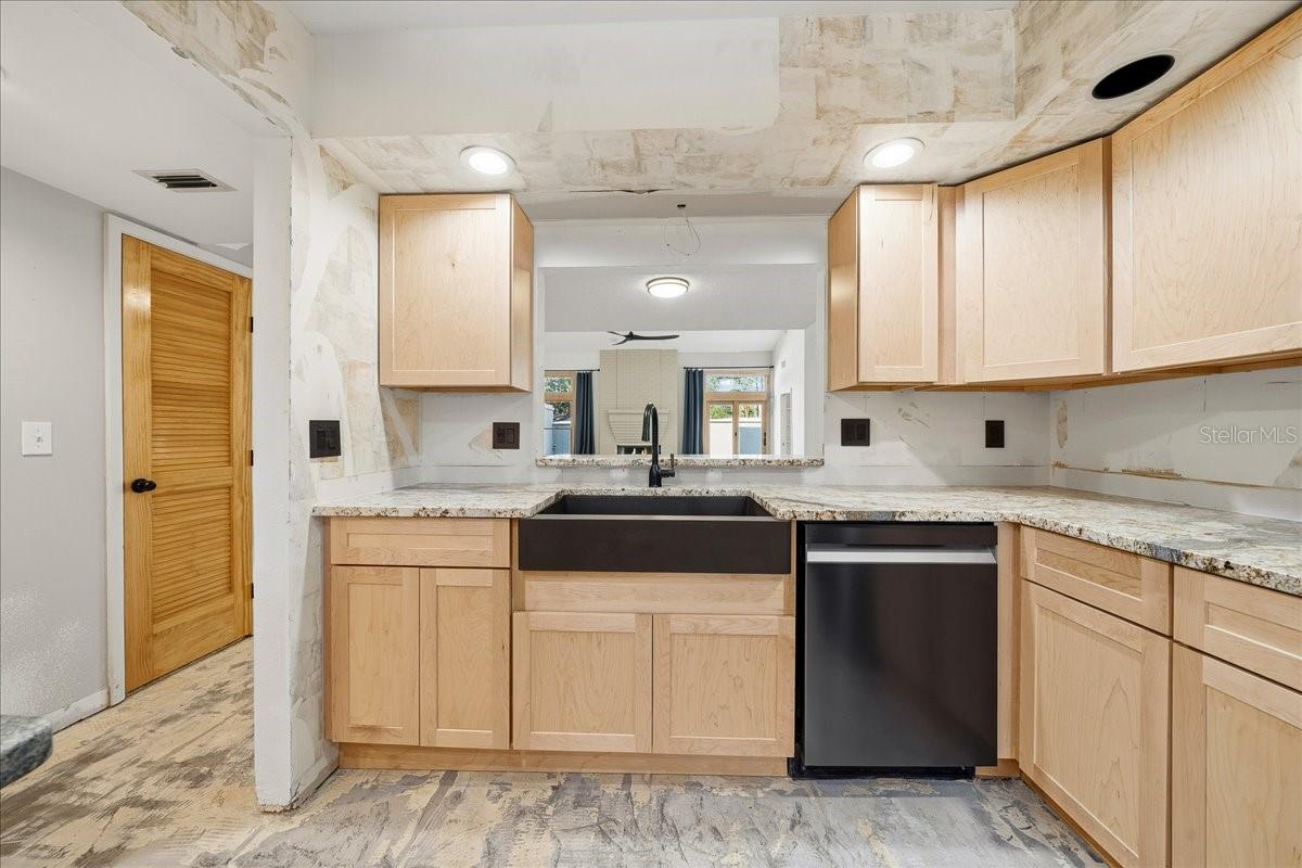 Image 14 of 61 For 1733 27th Loop