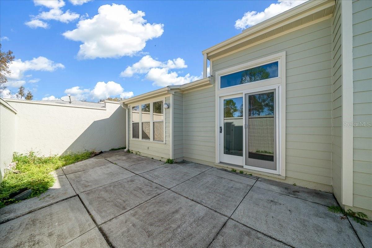 Image 24 of 61 For 1733 27th Loop