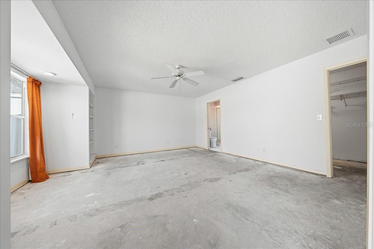 Image 25 of 61 For 1733 27th Loop