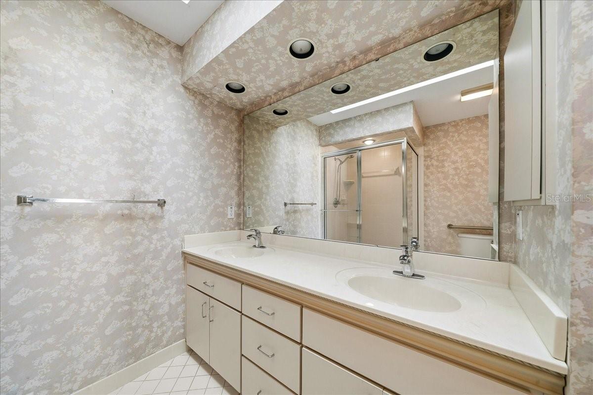 Image 29 of 61 For 1733 27th Loop